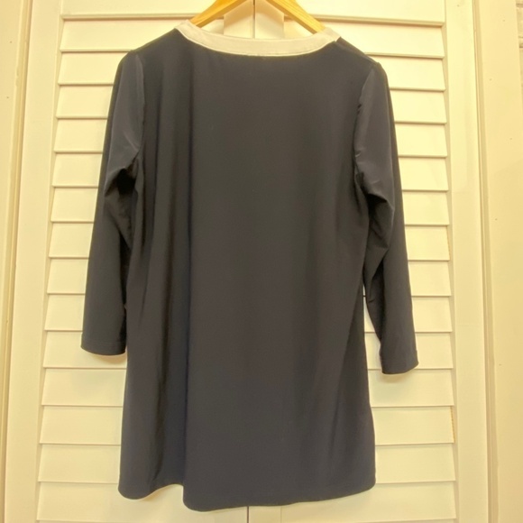 *FINAL Price* Anne Klein tunic length blouse navy with metal collar detail - Picture 4 of 7